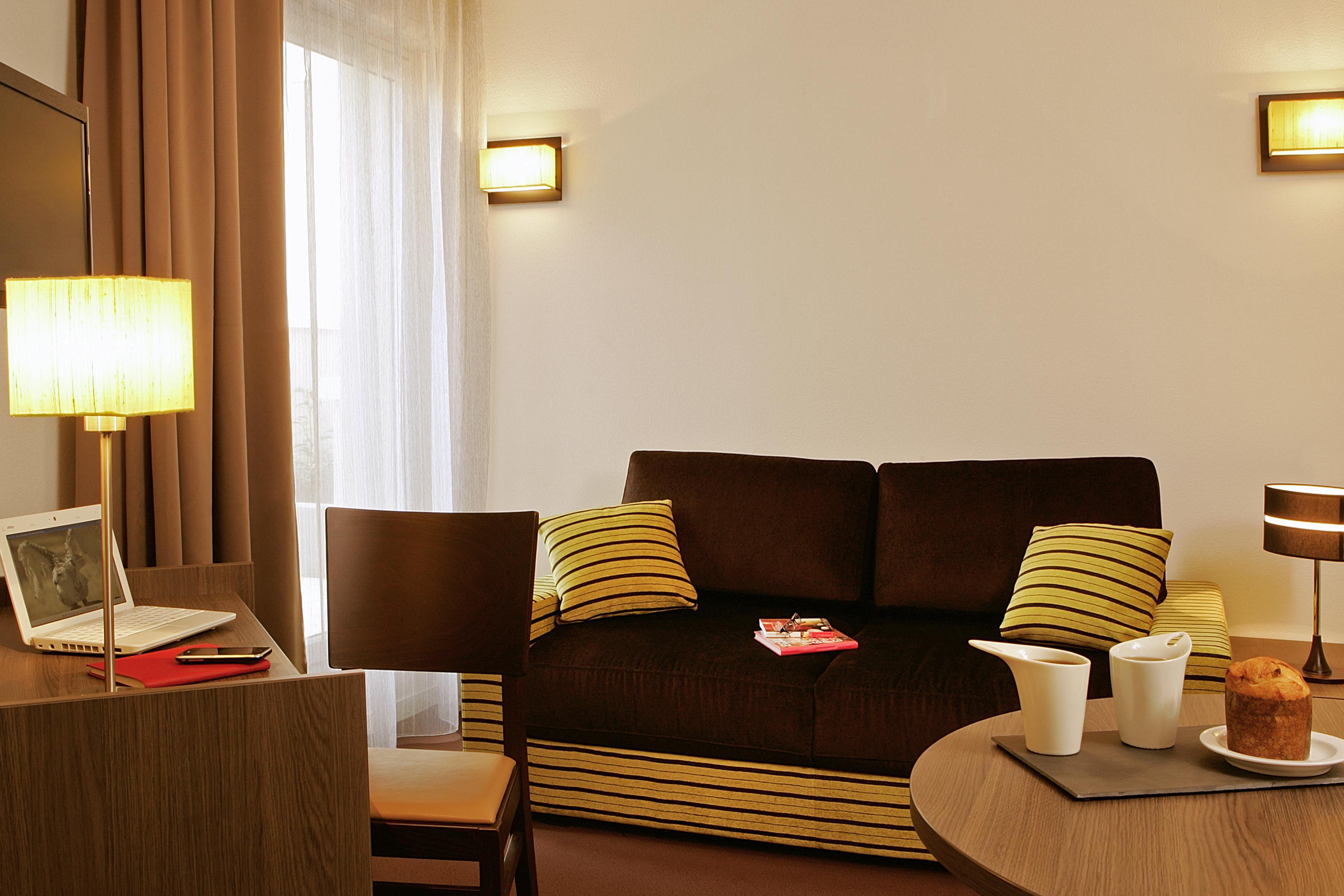 Appart'Hotel Vacanceole Paris Quai De Marne - Ex Adagio Ножан-сюр-Марн Экстерьер фото